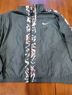 Nike Women's Forest Green Track Jacket, Size XL